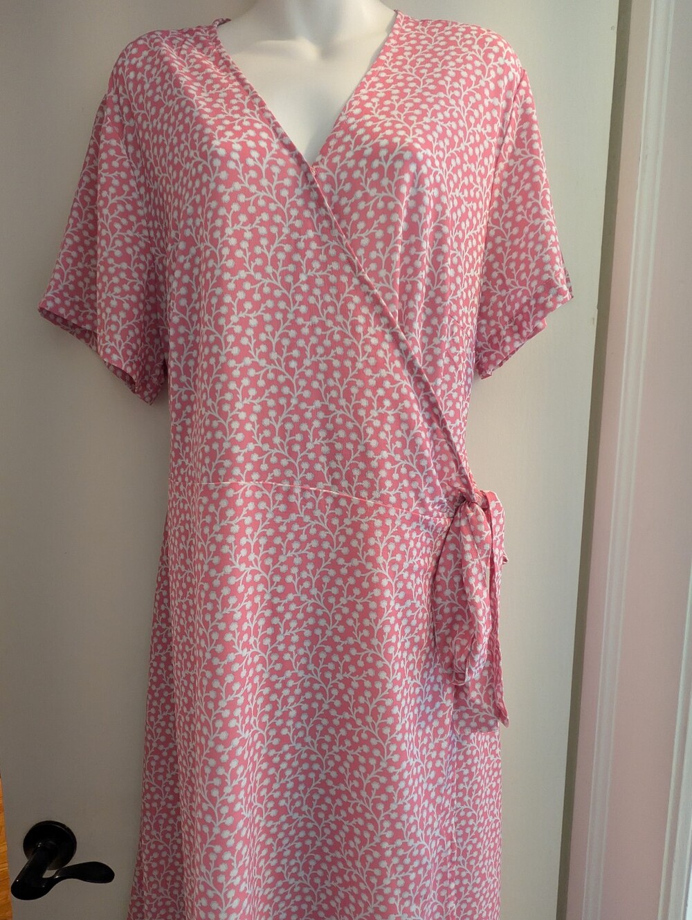French Connection Pink & White Floral Wrap Dress. NWT Xl
